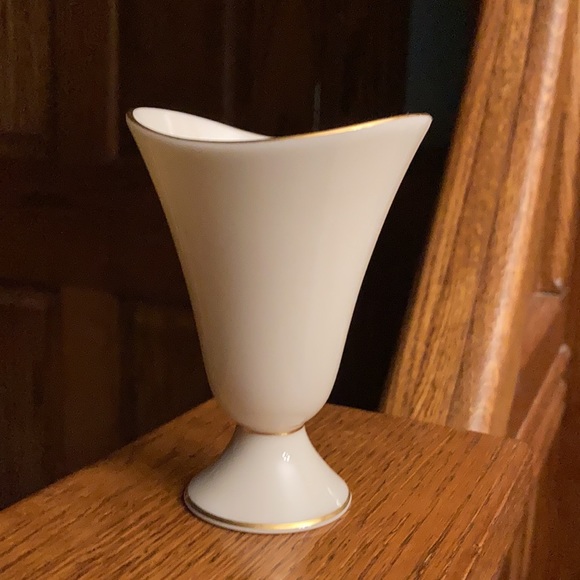 3 piece lot of vintage Lenox vases all made in the USA! All very good condition! - Picture 4 of 7